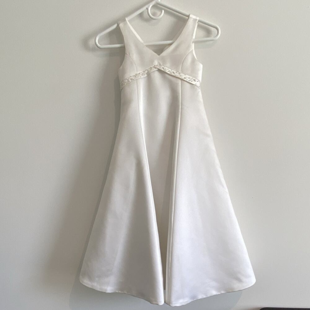 Little Maiden White Dress Size 5 Bow, 100% Poly, First Communion, Flower Girl